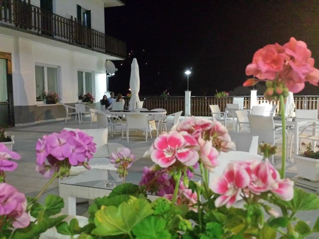 Hotel Pineta Falcade Kültér fotó